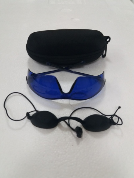 Комплект: профессиональные защитные очки для лазерной эпиляции (синие) + очки пациента_0