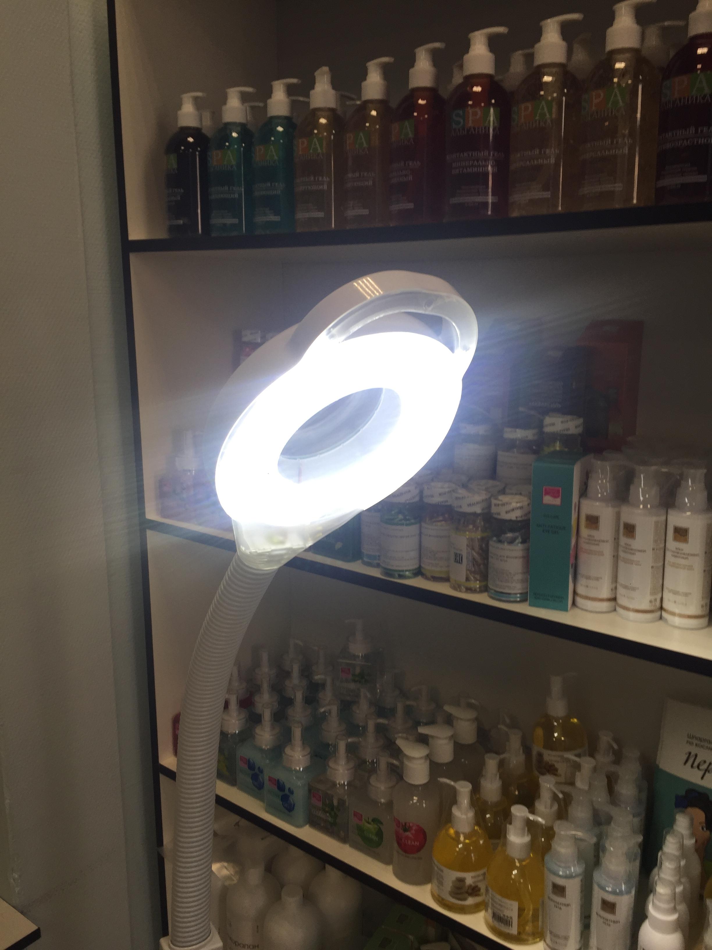 Косметологическая лампа-лупа Beauty Star Pro 8X на штативе_2